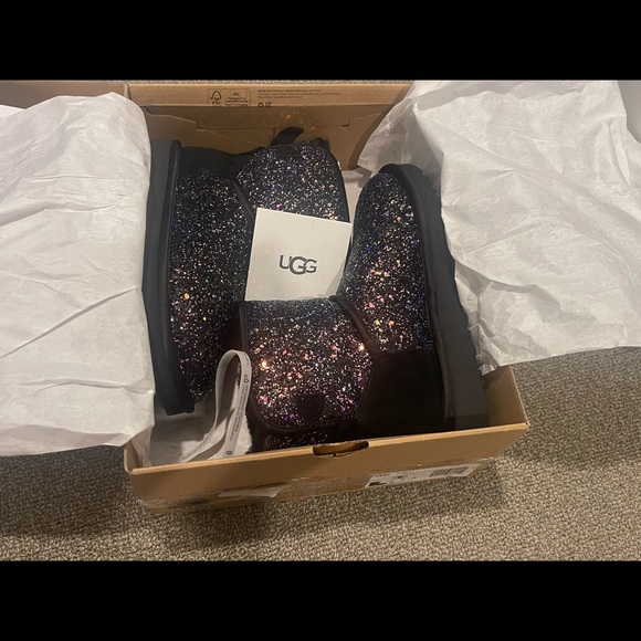UGG Winter mini boots - Picture 1 of 12